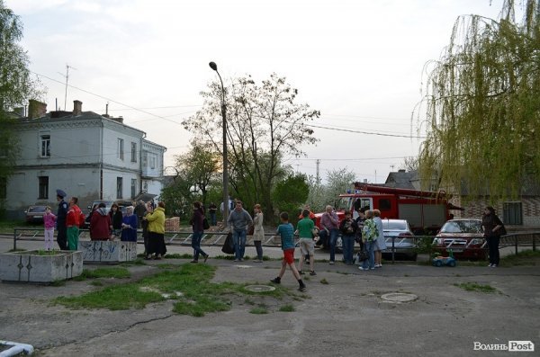 Як горіла 16-поверхівка в центрі Луцька. ФОТО. ВІДЕО