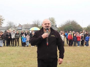 Відомий стронгмен Василь Вірастюк відвідав благодійні змагання на Волині