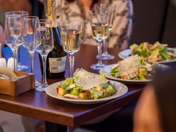 Щасливі години у Ring Cafe, що у «Промені»*