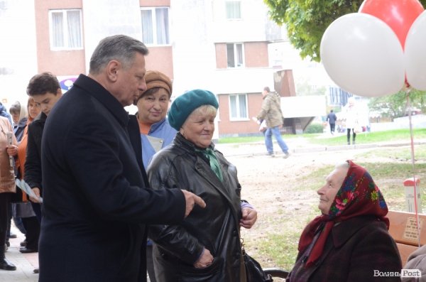 У Луцьку облаштували Сквер Героїв Майдану. ФОТО