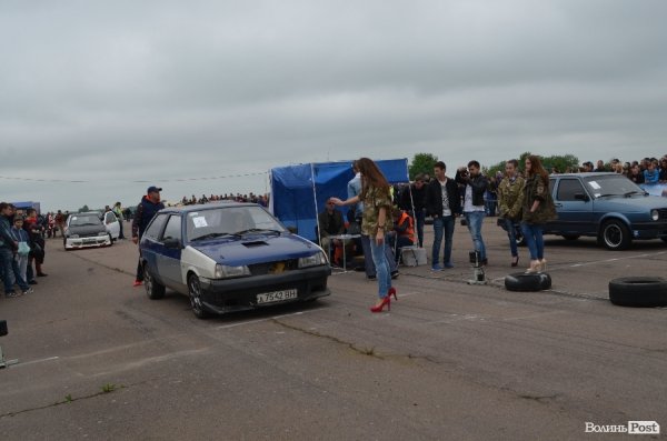 Під Луцьком визначили переможця з дрег-рейсінгу. ФОТО