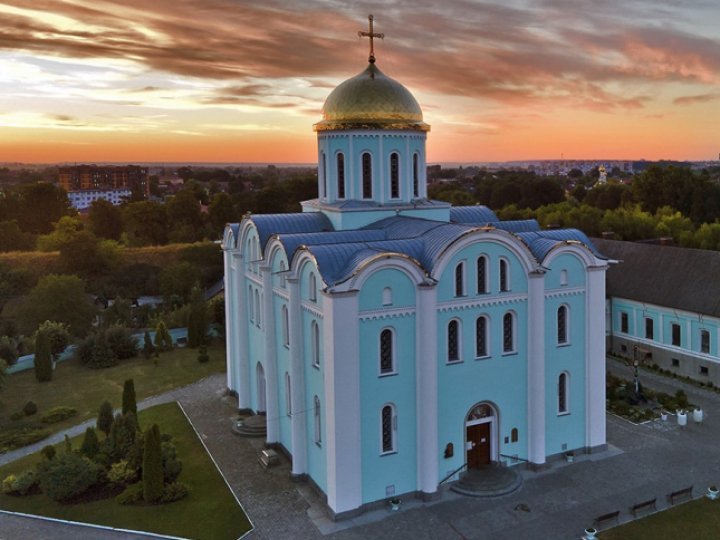 Московський патріархат не хоче покидати старовинний собор на Волині