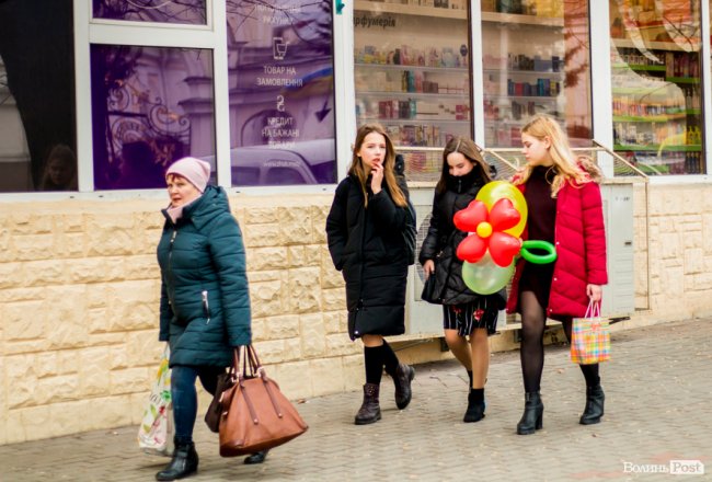 Сердечково-квітковий бум на День Валентина у центрі Луцька. ФОТО