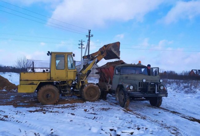 Снігопад на Волині: на дорогах області вночі працювало понад 80 одиниць спецтехніки. ФОТО