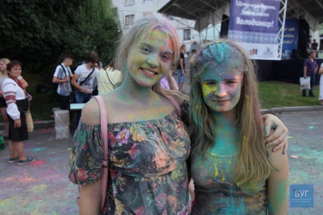 У місті на Волині кидалися фарбами. ФОТО