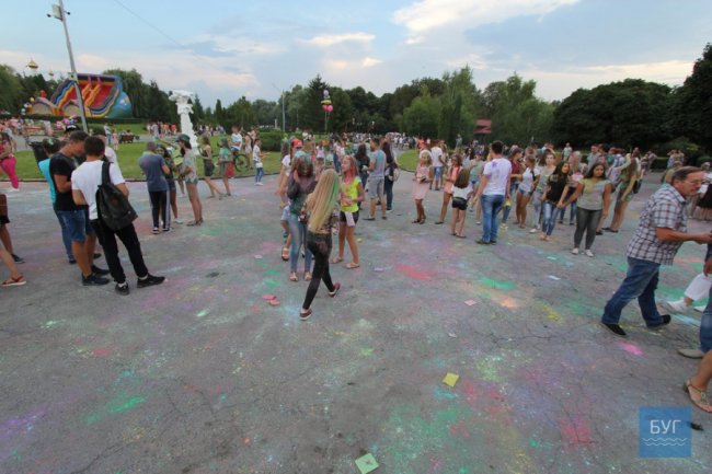 У місті на Волині кидалися фарбами. ФОТО