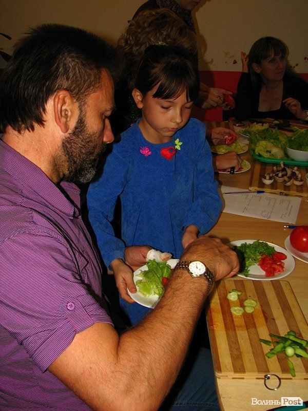 Як луцькі мами вчилися готувати йогурт. ФОТО