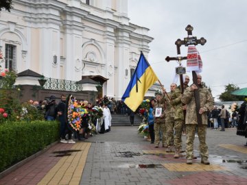 У Луцьку попрощалися із загиблими Героями Ігорем Бохонюком та Романом Волошкіним