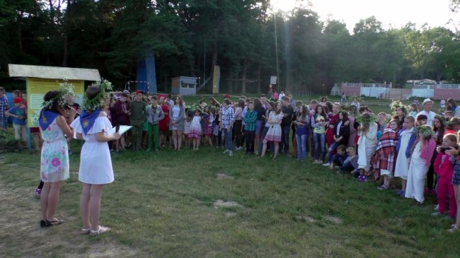 Хороводи і стрибки через багаття: як у волинському таборі святкували Івана Купала