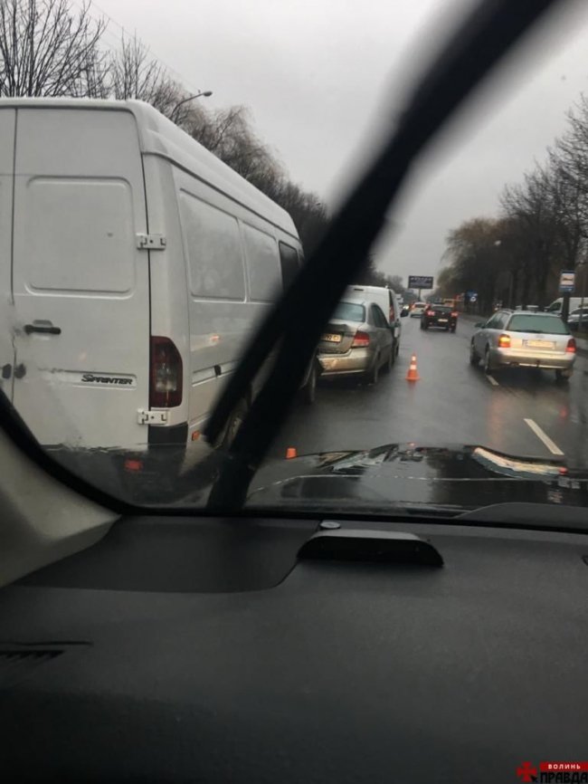 У Луцьку на Набережній сталася подвійна ДТП. ФОТО