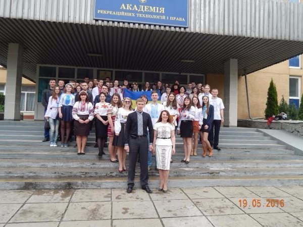 В Академії відбувся флешмоб «Вишиванка єднає українців». ФОТО