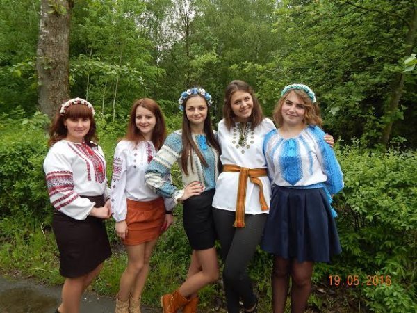 В Академії відбувся флешмоб «Вишиванка єднає українців». ФОТО