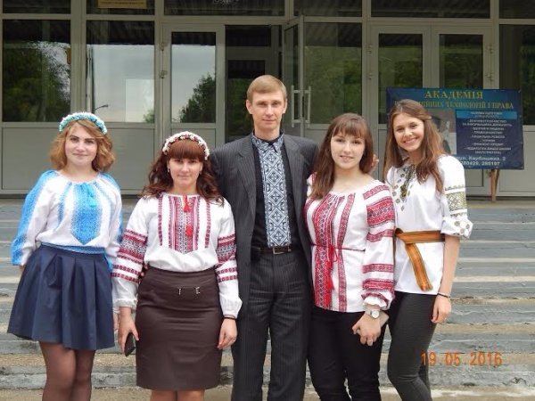 В Академії відбувся флешмоб «Вишиванка єднає українців». ФОТО