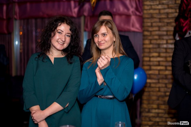 Дві речниці: Влада Жорняк (ПриватБанк) та Світлана Думська (Обласне управління лісового та мисливського господарства)