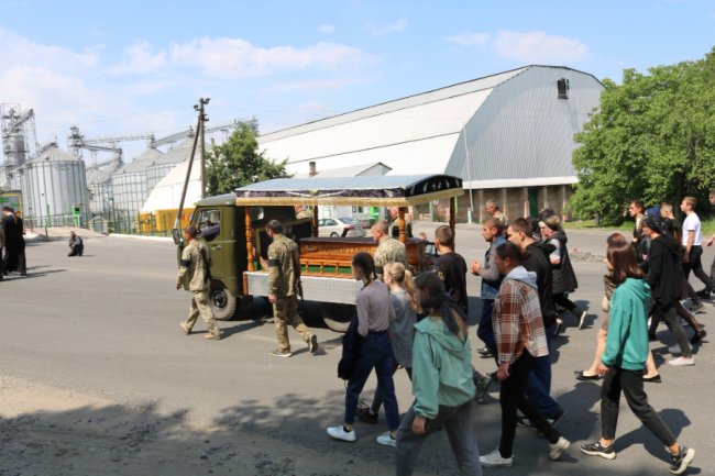 Коханий чоловік та найкращий тато: на Волині попрощалися із Героєм Володимиром Шоцьким