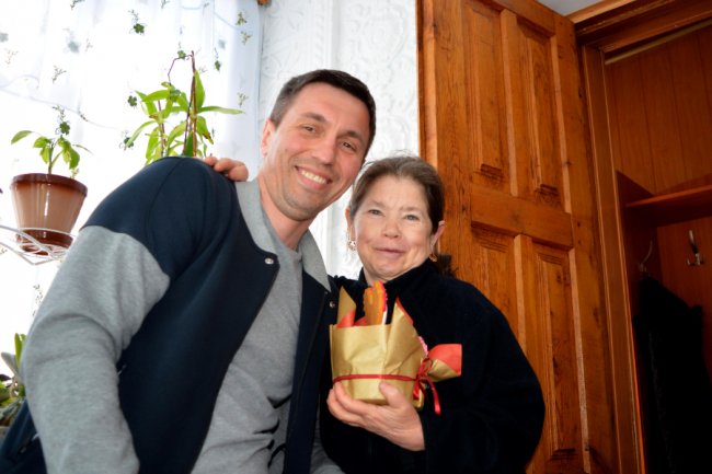 Під час візиту до однієї із підопічних (квітень 2021 р.)