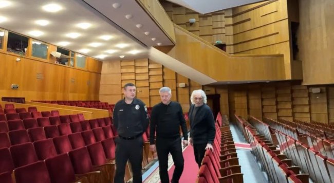 Безпека глядачів і колективу – у пріоритеті: у драмтеатрі відбулася зустріч з очільником поліції охорони Волині