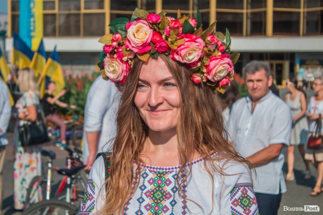 Луцьк у вишиванках. ФОТОРЕПОРТАЖ