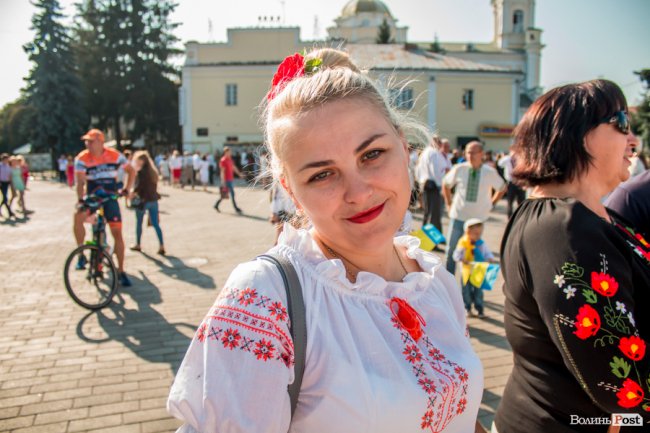 Луцьк у вишиванках. ФОТОРЕПОРТАЖ