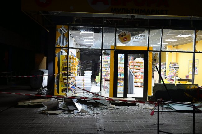 У Києві завершили аварійно-рятувальні роботи після ракетного удару. ФОТОРЕПОРТАЖ