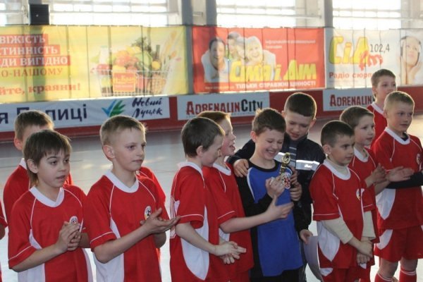 Як у Луцьку «зірки» нагороджували дітей. ФОТО