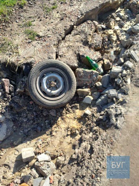 У селі на Волині дощем розмило дорогу. ВІДЕО