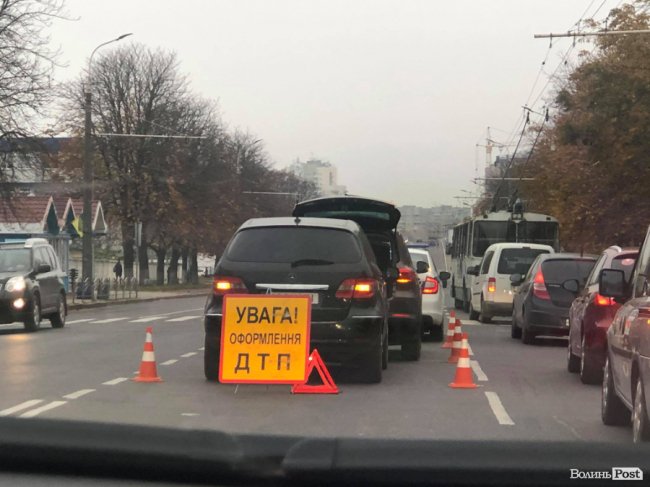 На Рівненській – ранкова аварія 