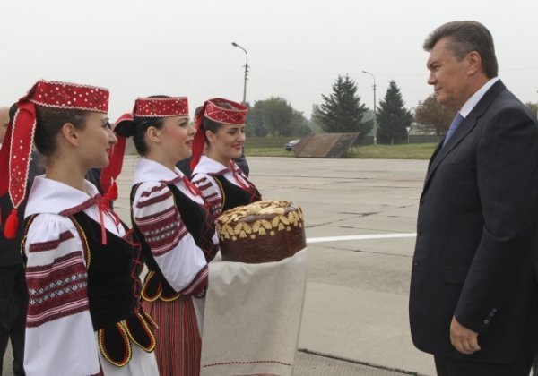 Як Януковичу в Луцьку екскурсію робили. ФОТО