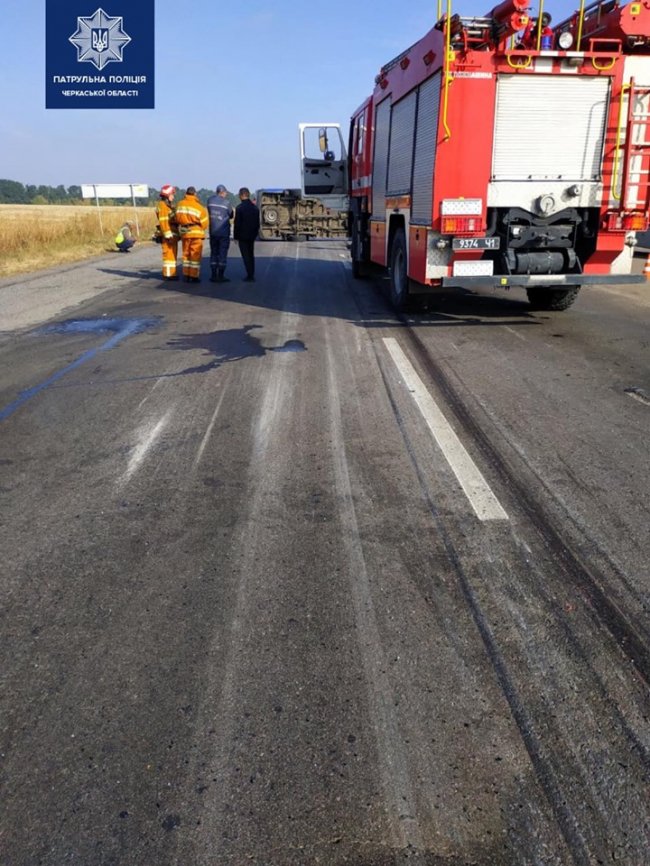 В Умані вантажівка протаранила автобус, дев’ять постраждалих. ФОТО