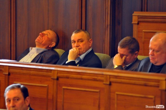 Позачергова сесія Волиньради: 26 фотомиттєвостей