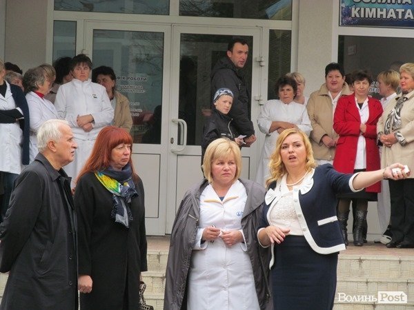 Дитяча поліклініка отримала дві нові «швидкі». ФОТО