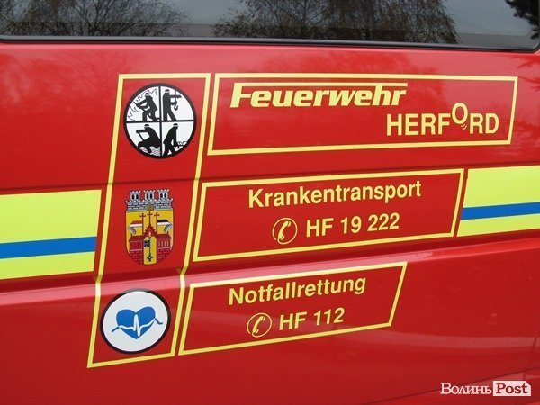 Дитяча поліклініка отримала дві нові «швидкі». ФОТО