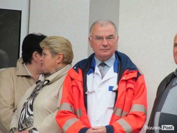 Дитяча поліклініка отримала дві нові «швидкі». ФОТО