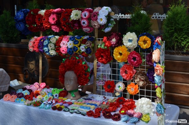 Ярмарок на «Лесі»: що особливого лучанам пропонують купити у національне свято. ФОТО