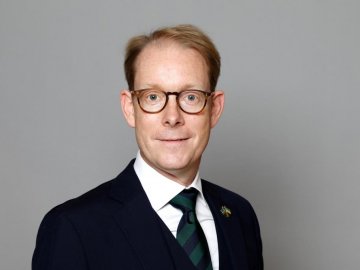 Глава МЗС Швеції забув паспорт і не зміг приїхати в Київ