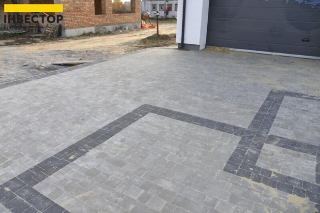 У Боратині продають будинок: є власна ділянка, гараж і 5 кімнат*