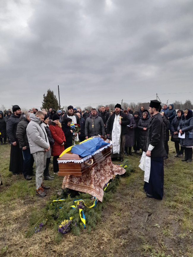 Війна почалася у день народження: на Волині попрощалися із Героєм Сергієм Семеновим