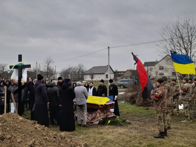 Війна почалася у день народження: на Волині попрощалися із Героєм Сергієм Семеновим