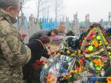 Шацьк: у День добровльця віддали шану Герою Сергієві Мокренку