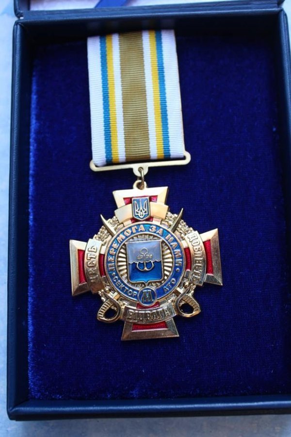 Бійців 14-ї бригади нагородили медалями  «За оборону Маріуполя»