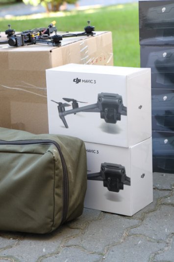 Луцька громада передала воїнам РЕБи, квадрокоптери та дрони. ФОТО