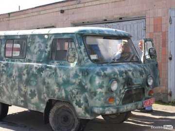 Луцька держадміністрація передала автомобіль 14-й бригаді