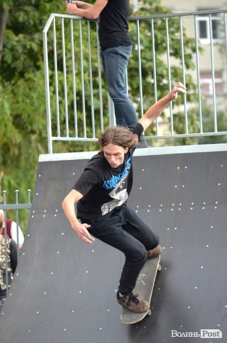 У Луцьку відкрили перший в регіоні скейтпарк. ФОТО