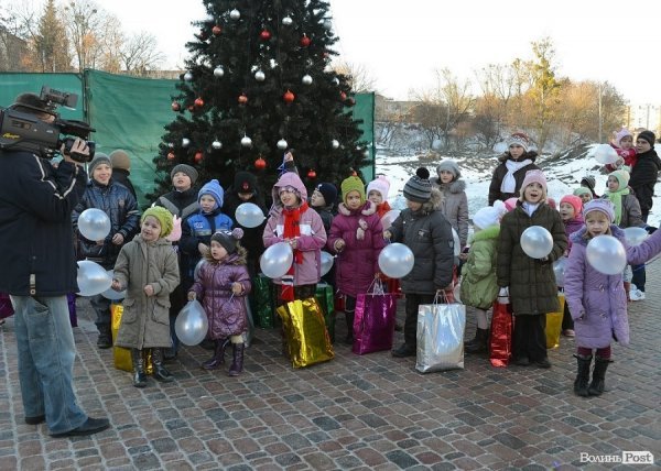 Дітям із «важких» сімей подарували новорічний настрій. ФОТО