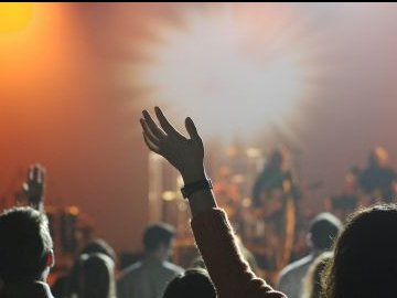 Зеленського просять заборонити концерти російських артистів в Україні