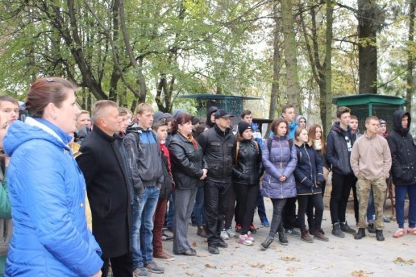 У Луцькому зоопарку наводять чистоту до відкриття. ФОТО