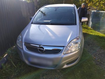 На Волині п'яний 50-річний чоловік викрав авто, поки водійка пішла за речами в квартиру