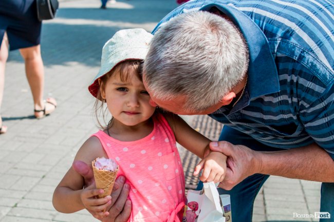 Щиро та чуттєво: День поцілунку у Луцьку. ФОТО