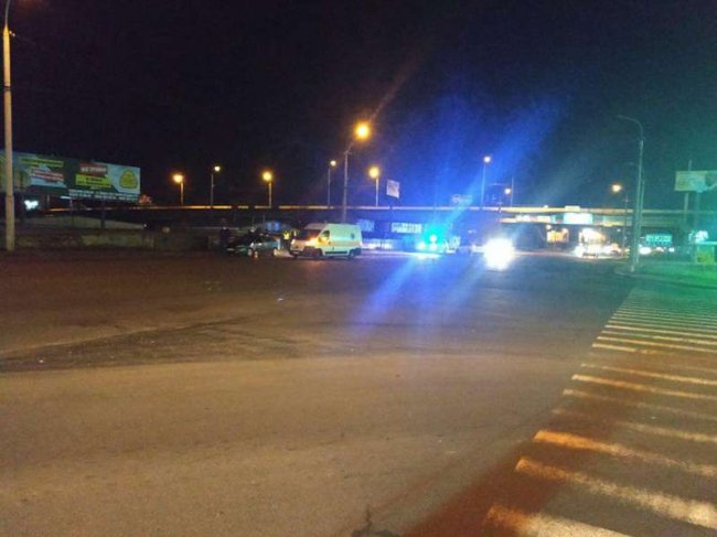 Постраждалого госпіталізували: у Луцьку пішохід потрапив під колеса авто. ФОТО