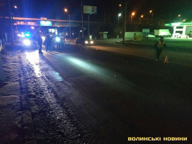 Постраждалого госпіталізували: у Луцьку пішохід потрапив під колеса авто. ФОТО